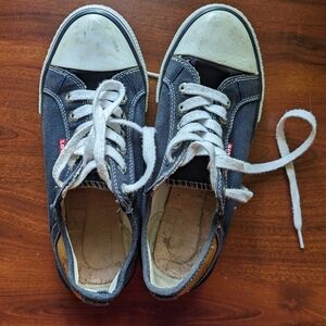Levi's women's converse 6.5